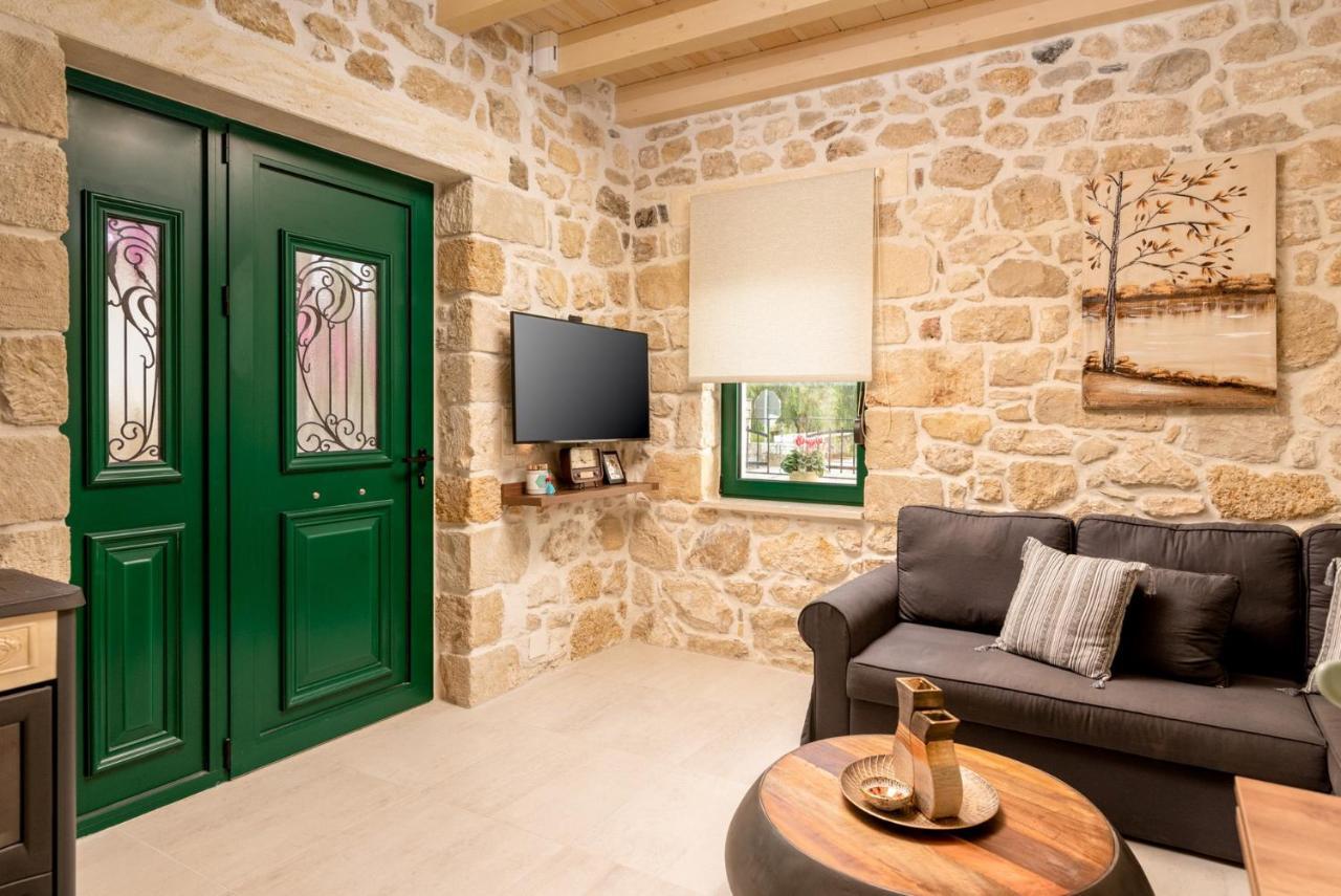 Oneiro Residence Petrokefálion Екстериор снимка