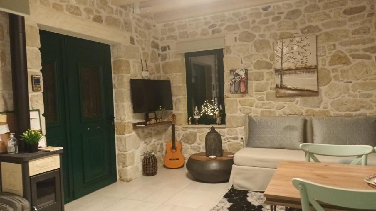 Oneiro Residence Petrokefálion Екстериор снимка